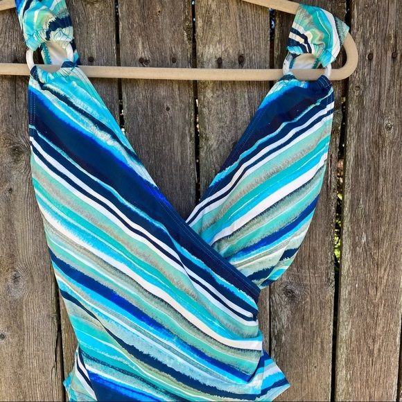 Carmen Marc Valvo One Piece Palermo Waters V-Neck Swimsuit Size 6 NWT - Picture 5 of 12